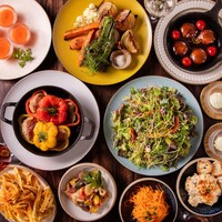 【A】人気のパプリカハンバーグと約25種のお野菜を使用した野菜が主役のビストロコース