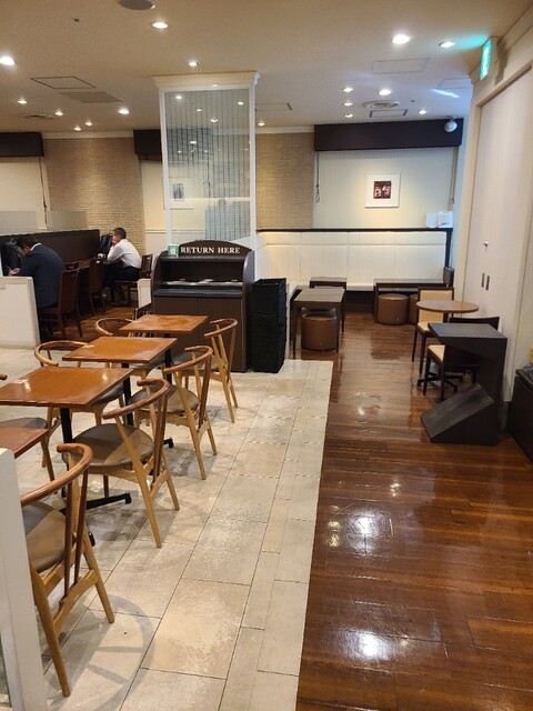 TULLY'S COFFEE Shinjukuenuesubiruanekkusten photo 4