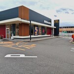 マクドナルド - ガレージ超完備・店内広し☆