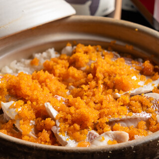 自家製のからすみを使った料理など自慢の逸品を楽しむ