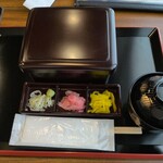 鰻の成瀬 - 料理写真:特上うな重(松／１尾)：4400円、ごはん大盛：100円
