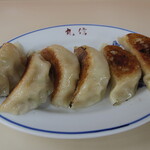 丸信中華そば - 手作りギョーザ　大きいですね
