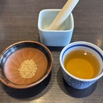とんかつ 濵かつ - 料理写真:胡麻すりながら待ちまーす。