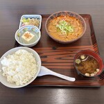もつ煮屋 日の出食堂 - "もつ煮定食(おかず大盛)"1,080円♪