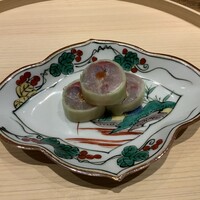 温石 - 鯵きゅうり巻き梅肉添え