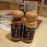 煮干そば・鶏そば藍×福井らーめん五目亭 - 卓上調味料