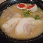 煮干そば・鶏そば藍×福井らーめん五目亭 - 煮干豚骨ラーメン特製トッピング