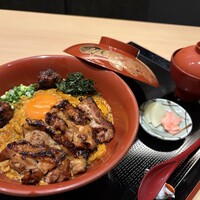 土日限定1日5食予約のみ　特上名古屋コーチン親子丼