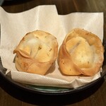 フィクションスパイス - 【カレーとチーズの包み揚げ/辛口２個】