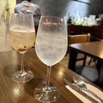 フィクションスパイス - 奥が【スモークスパイスソーダ】ﾎｰﾙｽﾊﾟｲｽがｺﾞﾛｺﾞﾛ