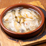 カキと肴 ちゅるり - 牡蠣のアヒージョ