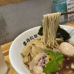 淡麗醤油らぁ麺 鶏松 - 