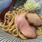 長男、もんたいちお - 麺とチャーシュー、海苔とカレーは白ネギが白菜の代わりに付きます。