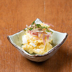 カキと肴 ちゅるり - 柚子と茗荷のポテサラ