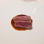 CHIUnE - フランスの牛、ナメコと肉汁のソース