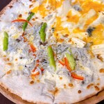 Ristorante alanello - シラスと旬野菜のアンチョビガーリックピッツァ