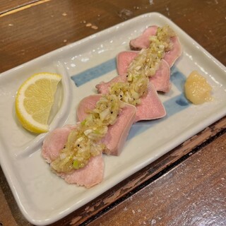 タン刺し（低温調理）