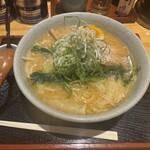 らーめん め組 - 雲呑、ネギ、チャーシュー、味玉、メンマ、もやし