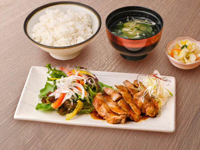 牛たん炭焼き 利久 本町店（ぎゅうたんすみやき りきゅう） - 広瀬通（牛タン）の写真