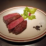 薪焼きイタリアン FIREPIT - 黒毛和牛ランイチ熾火焼き150g　3520円