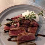 ビストロ酒場MooneyTony - 和牛とうがらしのタリアータ(2500円)