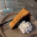 ビストロ酒場MooneyTony - バスクチーズケーキブリュレ風(700円)