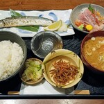 えびす鯛 - 特大秋刀魚と日替わり刺身ランチ　1496円