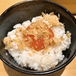 焼き鳥 茂 東桜 - TKG風にしてみた
      
      醤油漬けのねっとり感と味の強さと
      龍の瞳の繊細さは不釣り合い
      
      見た目は良いが