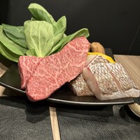 銀座 和牛鉄板焼 USHIGAMI - A5ランクの肉！！さしがすごいです。