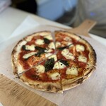 薪窯ピザのベジトマ - モッツァリータ  1800円