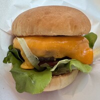 MAISON MARUNOUCHI - マルノウチ和牛チーズバーガー
