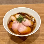 らぁめん鴇 - 醤油チャーシューめん(手揉み麺)