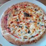 ホームメイドヌードル バッカス - 本日のピッツァ「大葉とモッツァレラのトマトソース」（980円）