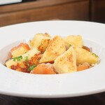 トリワイン ＰＩＫＯＳＨＨＨＵ - きのこと焼ポレンタのトマトソース