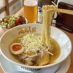 泡系しおとんこつラーメン べらしお 総本店 - 