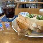 アンファン - ムッシュset(ｸﾛｯｸﾑｯｼｭ+ｺｰﾋｰor紅茶) ¥850  withひなた&ﾓﾓ