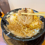 らーめん平太周 - チャーシューの背脂を落としてみました