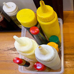 らーめん平太周 - 油そば用の卓上調味料