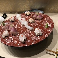 博多美食と日本酒　響喜 - お刺身の3種盛り+穴子の炙り/言う事なく日本酒が！烏賊の細工も細かく喉越しも良くて
