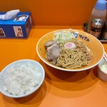 油そば マイケル - 追い飯と油そばの図