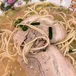 一大ラーメン - 隠れてたチャーシューも