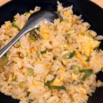 一大ラーメン - パラパラ系で味がしっかりしてて、輪郭がクッキリしたチャーハン。
      これも、ウマカー。