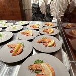 Crossroads Kitchen - 