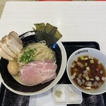 本田麺業 - 特製煮干し昆布水つけ麺【大盛り】