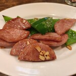 大衆酒場 パーラーヒバリ - 雲仙ハムとピーマン