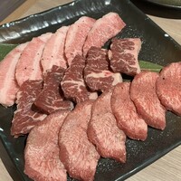 近江うし 焼肉 にくTATSU 青山本店 - 