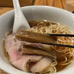 めん 呼白 - ✅醤油らぁ麺¥1.100
      ✅お肉ご飯¥450
      　※キャッシュオンリー