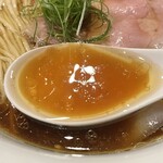 めん 呼白 - ✅醤油らぁ麺¥1.100
      ✅お肉ご飯¥450
      　※キャッシュオンリー