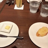 フレンチレストラン ホンダ - バゲットのゴルゴンゾーラチーズ乗せ
