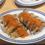 餃子とレモンサワー うさぎや - 赤餃子